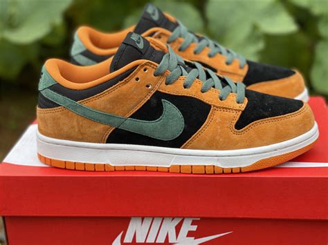 authentic nike sb dunks.